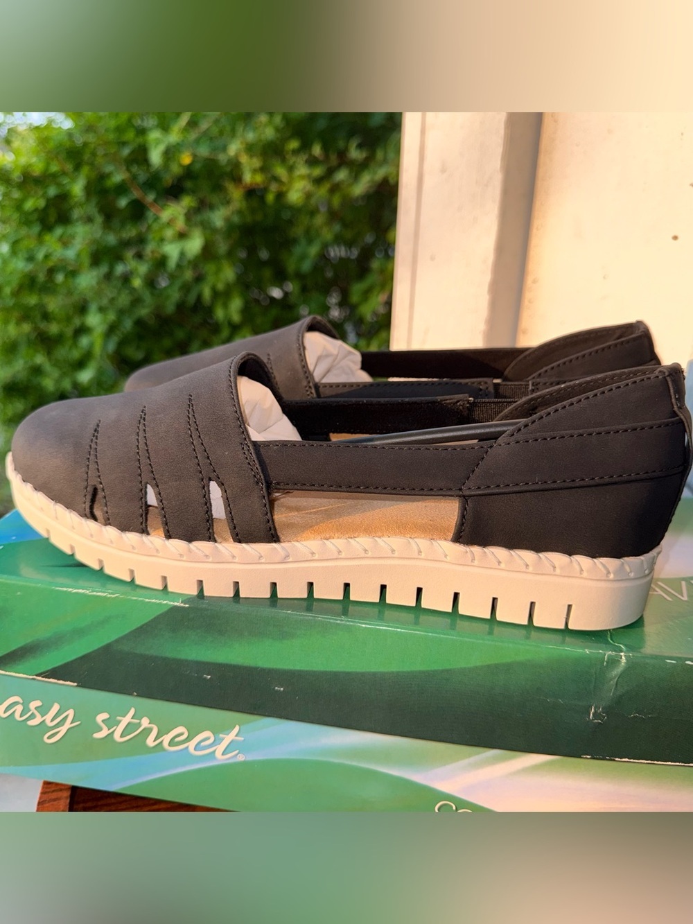 NEW Easy Street “Bugsy” Black Slip-On Casual Loafers with White Sole - Size 8 - Picture 8 of 8